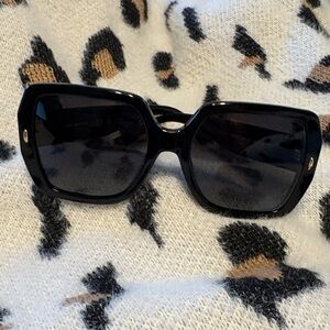 Tory Burch Elegant Black Sunglasses